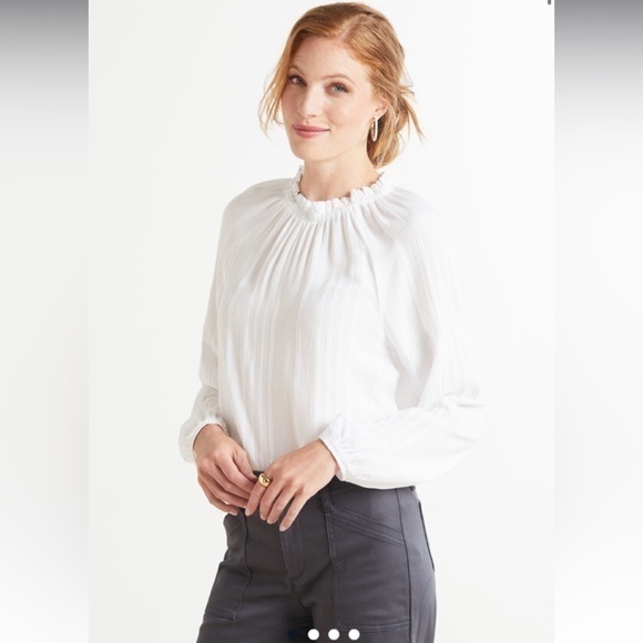 cloth & stone Tops - Cloth and Stone Evereve Textured Shirred Neck Top White